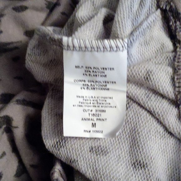 Lush Womens Top Size Medium Animal Print Funnel Cowl Mock Neck Crop Draw… - Picture 6 of 11